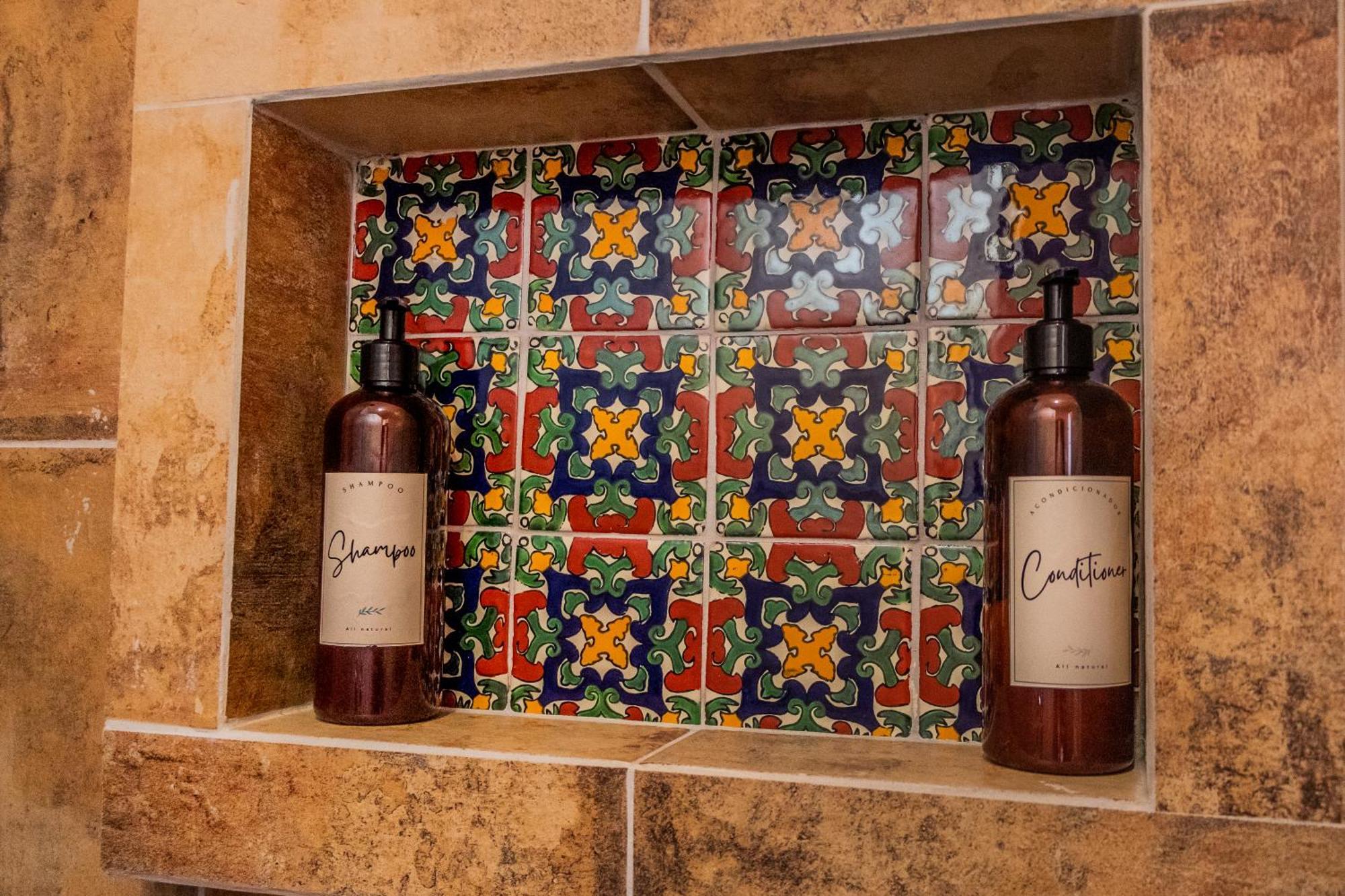 Casa De Hospedaje -La Abadia De San Pedro 과달라하라 외부 사진