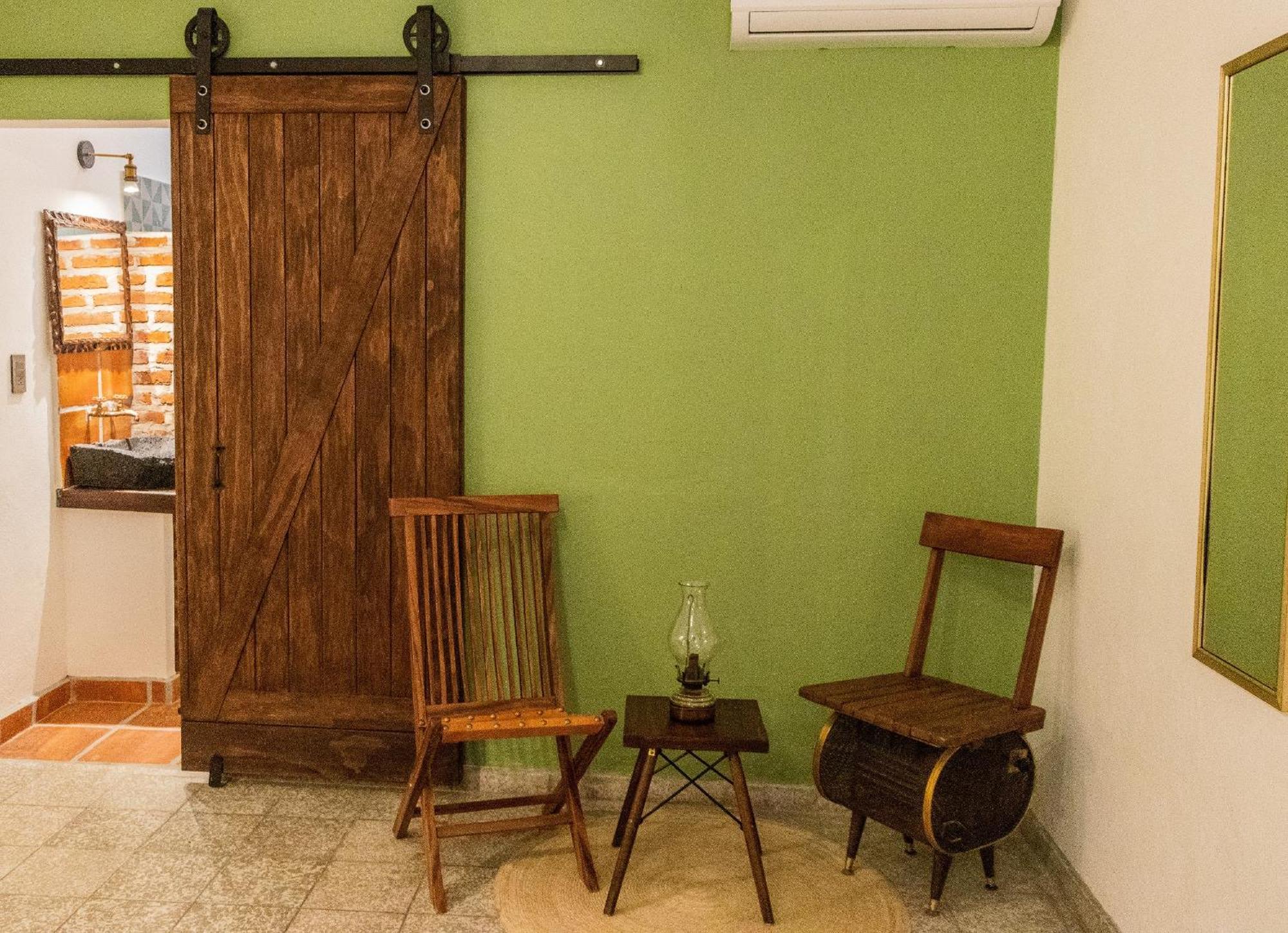 Casa De Hospedaje -La Abadia De San Pedro 과달라하라 외부 사진