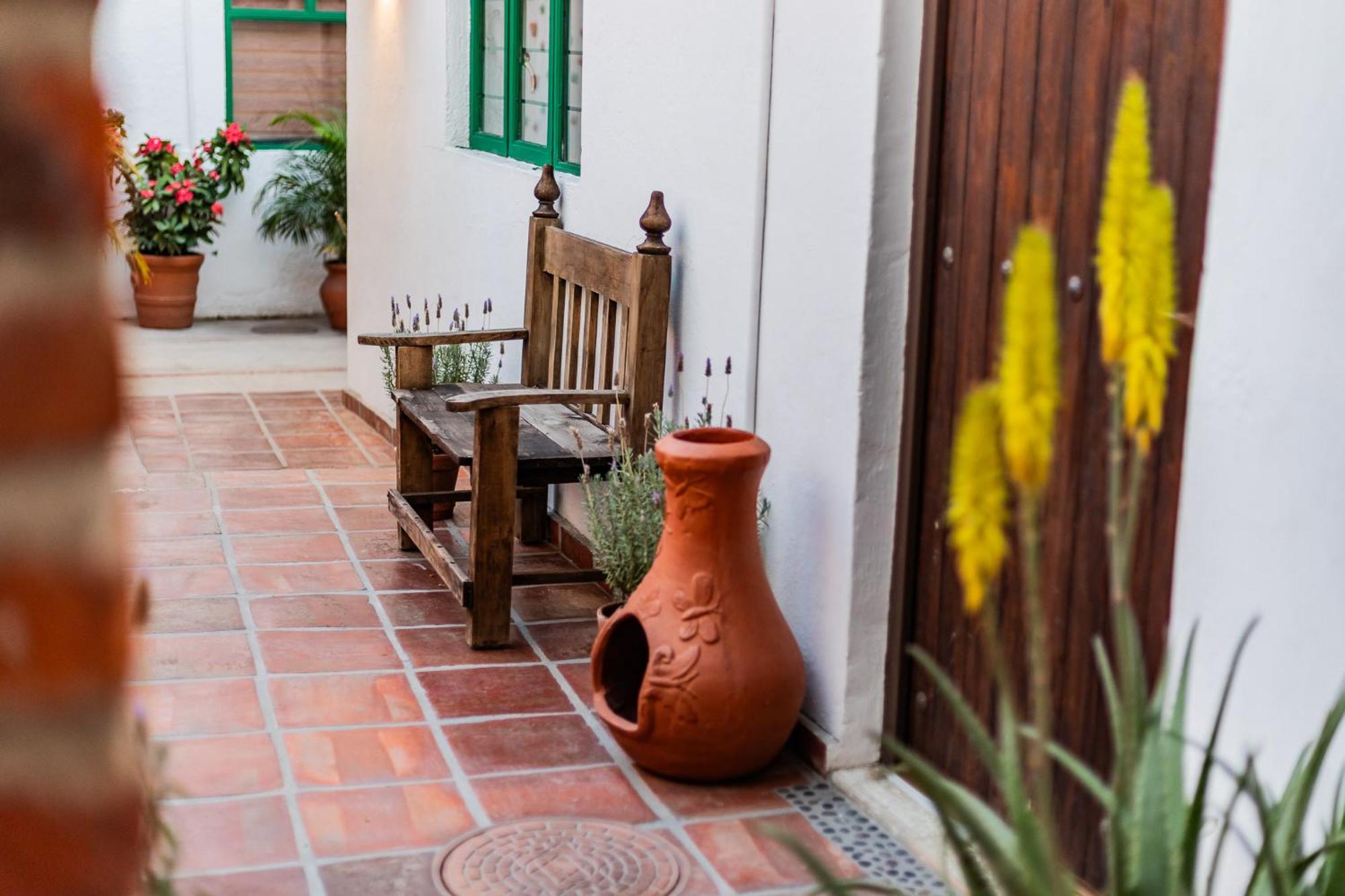 Casa De Hospedaje -La Abadia De San Pedro 과달라하라 외부 사진